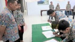 8 PNS Resmi Dilantik di BPJN Maluku, Talaohu Tekankan Disiplin dan Integritas 10 BPJN Maluku Pelantikan 8 PNS