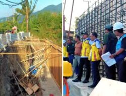 Payapo Tinjau Progres Penanganan Longsor Ngade, Target Rampung Akhir Agustus 2026