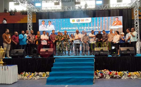 Bupati JR Buka Kej Ollahraga Pelajar Mimika 2026