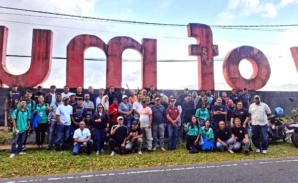 Plt. Camat Teluk Ambon Pimpin Aksi Tanam Gadihu di ACoM, Libatkan Pelajar dan Masyarakat 3 Camat Teluk Ambon Aksi Tanam Gadihu di Tugu ACoM3
