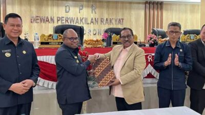 DPRKota Sorong Setujui Materi Ranperda 2026 Perkuat Sinergi Pembangunan, Wali Kota Tegaskan Ini 14 DPRKota Sorong Materi Ranperda 2026