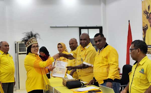 Resmi Kembalikan Berkas, Febry Andjar Potensi Calon Ketua DPD II Golkar Kabsor 1 Febry Jein Andjar Daftar Balon Ketua Golkar Kabsor