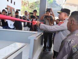 Polres Nabire Bedah Rumah, Ubah Gubuk Reyot Jadi Hunian Impian