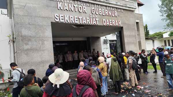 P2MPKS Tagih Janji Gubernur Elisa Kambu : Tuntut Pemberdayaan Mama-Mama Papua 2 IMG 20260702 WA0026