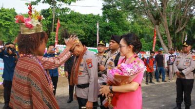 Tiba di Mapolda PBD, Kapolda Brigjen Pol Audie Latuheru disambut Tradisi Suku Moi 14 IMG 20260707 WA0060