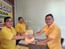 Dua Anggota DPRK Ambil Formulir Balon Ketua DPD II Golkar Kota Sorong