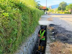 BPJN Malut Bersihkan Drainase Ruas Subaim-Buli, Fokus 2 Hal Ini