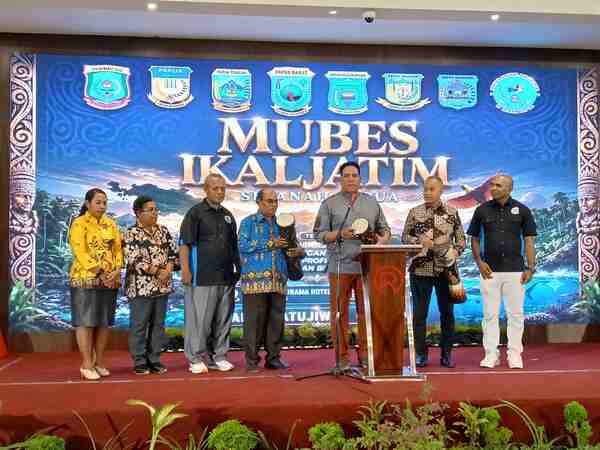 Pembukaan Mubes II IKALJATIM se-Tanah Papua di Ballroom Rylich Panorama Kota Sorong, Jumat (24/7/2026)/ Foto: KENN