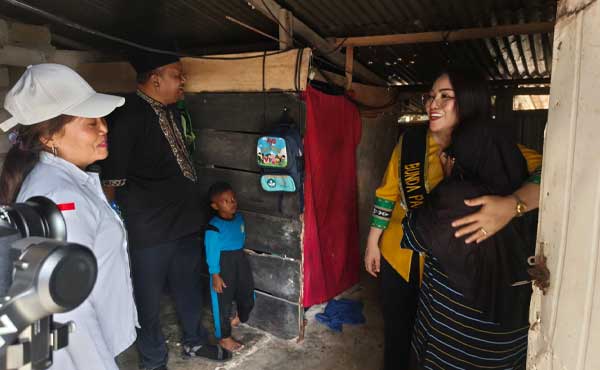 Bunda Lisa Usulkan Bantuan RTLH untuk Murid PAUD di Negeri Laha 1 Lisa Wattimena Bunda PAUD soal RTLH di Laha