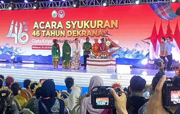 Lisa Wattimena Hadiri Puncak HUT ke 46 Dekranas di Makassar 1 Lisa Wattimena HUT ke 46 Dekranas