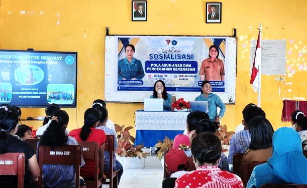 Lisa Wattimena Sosialisasi di SMPN 18 Ambon