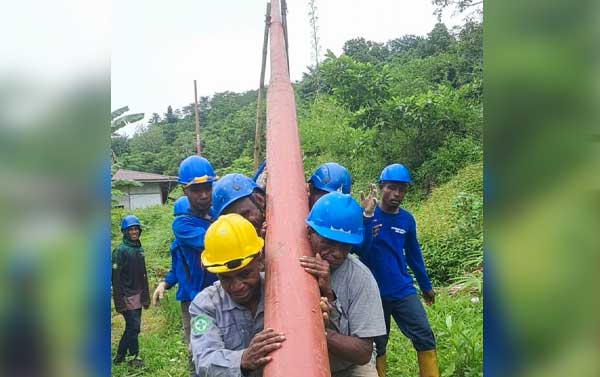 PLN Wujudkan Kemerdekaan Energi, Hadirkan Listrik 24 Jam di Kamoung Sum Fakfak 1 PLN Litrik 24 di Kp Sum Fakfak