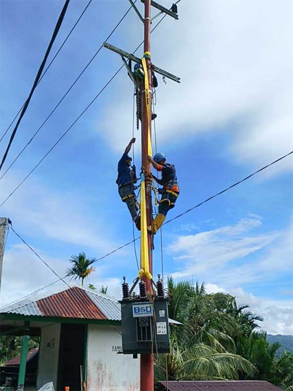 PLN Wujudkan Kemerdekaan Energi, Hadirkan Listrik 24 Jam di Kamoung Sum Fakfak 2 PLN Litrik 24 di Kp Sum Fakfak2