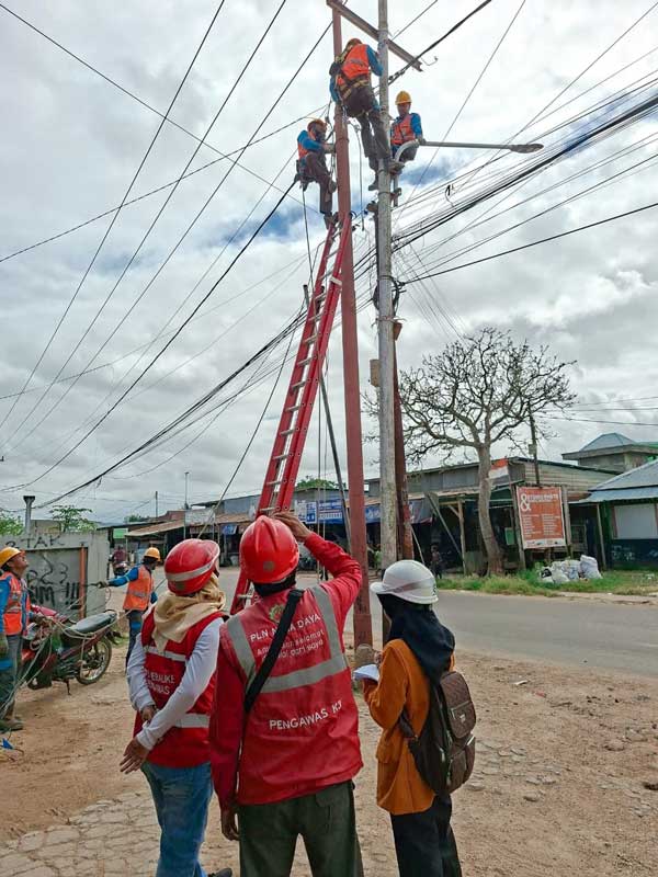 Kinerja Andal-Nihil Kecelakaan: PLN UIW P2B Raih 3 Penghargaan Regional Sulmapana 2 PLN Raih 3 Penghargaan Reg Sulmapana2