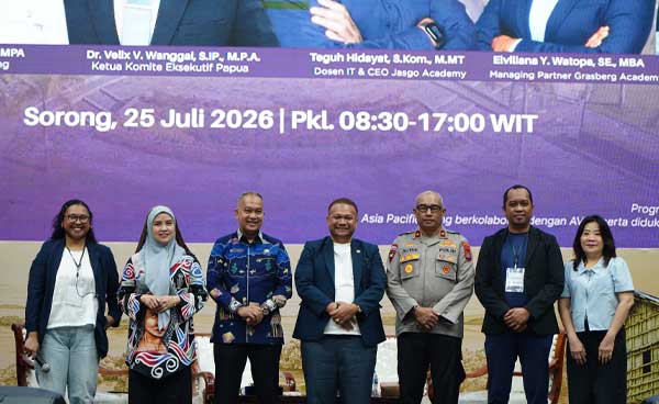 Program AI Ignition Road to Sorong Sukses Perkuat Talenta Digital PBD 4 Pelaihan AI di Kota Sorong 2026 Foto Bersama