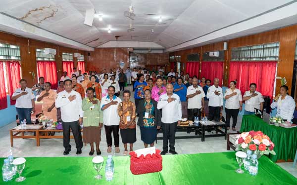 Pemprov Papua Tengah Perkuat Kapasitas Perempuan Gereja Kelola UMKM 2 Pemprov PT Workshop Penguatan Perempuan Kelola UMKM2 1