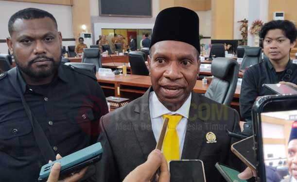 Wabup Kemong Ungkap Alasan Bupati Tak Hadiri Paripurna LKPJ, Ini Respon DPRK Mimika 2 Primus Natakapereyau Ketua DPRK Mimika3
