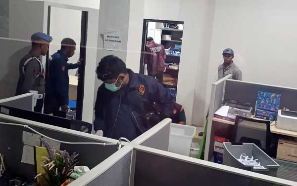 Penyidik Ditreskrimsus Polda PBD Geledah Ruangan Sekretariat DPR Provinsi 2 Setwan PBD Digeledah Polda PBD3