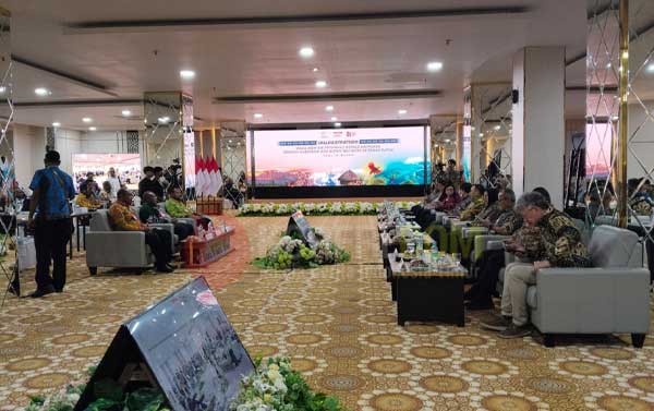 Dialog Strategis Bersama Kepala Daerah se-Tanah Papua, Ini 5 Penekanan Wamen PPN 1 Wamen PPN Bappenas Dialog Strategis Kada se Tanah Pap