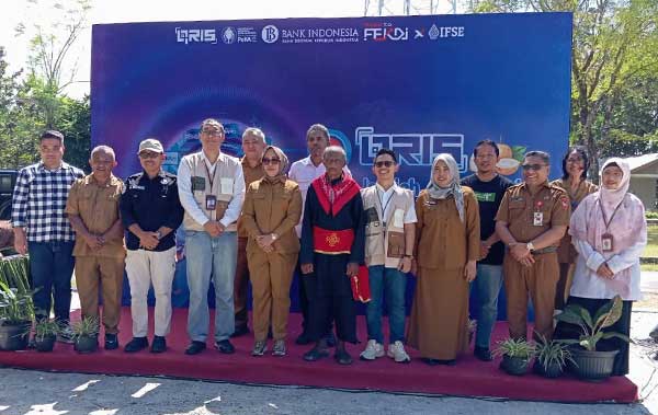 Pemkot Ambon Apresiasi QRIS Jelajah Kuliner Indonesia 2026 di Rutong 3 Wawali Ely QRIS Jelajah Kuliner Indonesia 2026 3