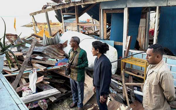 Anggota KEPPOKP Yanni Kunjungi Lokasi Ledakan Bom Biak, Langsung Usulkan Ini 2 Yanni Lokasi Ledakan BOM Biak2