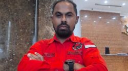 PDIP Mimika Tanggapi Isu Liar Serang Rettob-Kemong: “Kritik Tanpa Data itu Hoax” 2 Yoseph Temorubun PDIP Mimika