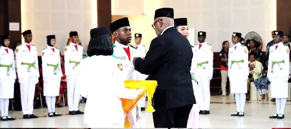54 Paskibra Mimika Resmi Dikukuhkan, Pesan Bupati: Jaga Kehormatan Merah Putih 2 Bupati JR Kukuhkan Paskibra 2026 2