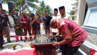 Bupati JR Resmi Masjid di Kel Inauga Wania