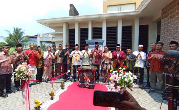 Bupati Rettob Resmikan Masjid Miftahul Huda, Ajak Warga Rawat Timika Kota Harmoni 3 Bupati JR Resmi Masjid di Kel Inauga Wania3