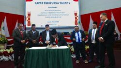 DPRP Papua Tengah Setujui Raperdasi Pertanggungjawaban APBD 2025 2 DPRP PT Pj Sekda sambutan Penutupan Paripurna2