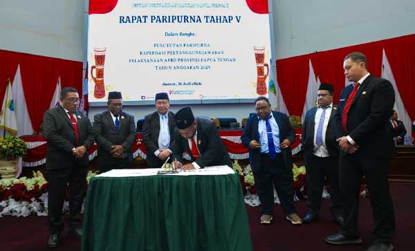DPRP PT Pj Sekda sambutan Penutupan Paripurna2