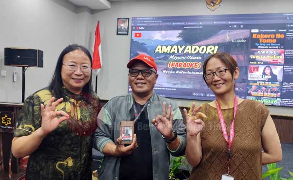 Evaluator UNESCO Global Geopark UGGp Dr. Atsuko Niina warga negara Jepang dan Chen Fang asal China