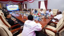 Gubernur Papua Tengah Ajak Media Jadi Mitra Edukasi-Kawal Transparansi Pemerintahan 4 Gub PT Pertemuan 30 media