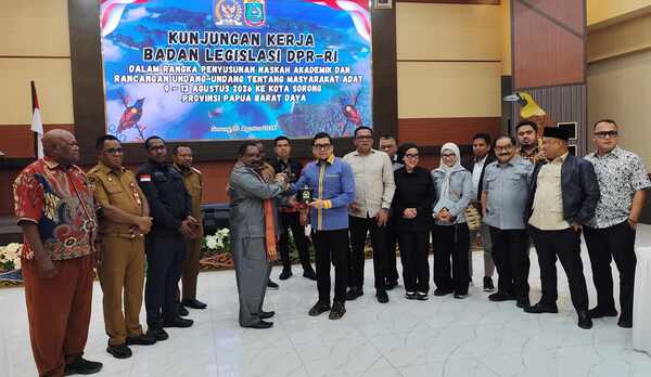 Baleg DPR RI : RUU Masyarakat Adat Perkuat Hak, Bukan Melemahkan Otsus 1 IMG 20260810 WA0010