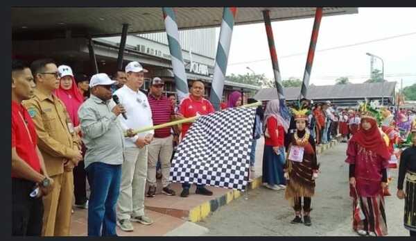 Pemkot Sorong Gelar Karnaval Gerak Jalan Kreasi HUT RI, Kadiskes Jemima Sambut Baik 1 IMG 20260818 WA0017