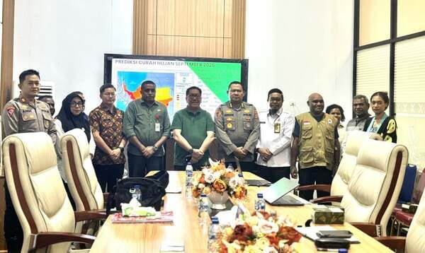 Asap Tebal Selimuti Nabire, Pemprov Papua Tengah Gercep Tangani Dampak Karhutla 2 IMG 20260821 WA0045