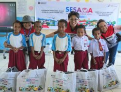 PT Pertamina Hadirkan Program SESAMA, Siswa Doromena Terima Perlengkapan Sekolah