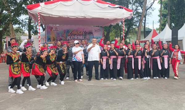 Dispar Jadi Juara Lomba Goyang Kreasi HUT ke 451 Kota Ambon 1 IMG 20260827 WA00702