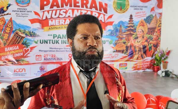 Asosiasi Nusantara UMKM PBD Tantang Pemerintah-Swasta Belanja Produk Lokal 1 Johny Wenand Dawan. Foto KENN WTR