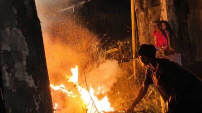 Kadistrik Merlyn Larang Keras Warga Mimika Baru Bakar Sampah, Peringatkan Ini 14 Kebakaran di Distrik Mimika baru