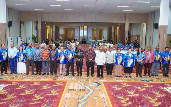 Begini Pesan dan Ajakan Gubernur di Ibadah Syukur LPPD Papua Tengah 3 LPPD PT Ibadah Syukur3