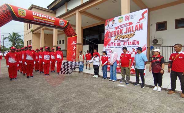 Lomba Gerak Jalan Kreasi Putra Mimika HUT RI