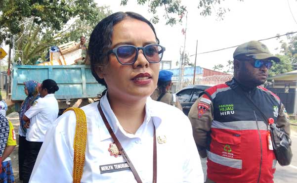 Antisipasi Dampak El Niño, Distrik Mimika Baru Percepat Pendataan Air Bersih 1 Merlyn Temorubun kemeja dinas putih