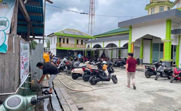 Berkat Uluran Tangan Kasih PLN, Jawab Doa Umat-Warga Sekitar Masjid Saiful Al-Bukhori Agats 2 PLN Air Bersih di Agtas2