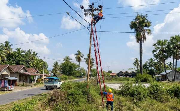 Dari Posko NTT : Dirut PLN Kawal Langsung Kelistrikan Nasional Jelang HUT ke 81 RI 4 PLN Dirut Darmawan Kawal HUT Ri dari Posko NTT3