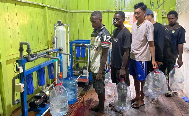 PLN Hadirkan Teknologi Desalinasi Air Bersih di Agats, Bantu Jamaah-Warga Sekitar 2 PLN Teknologi Desalinasi Air Bersih di Agats2