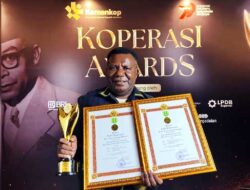 Keren ! Bupati dan Kadiskop Mimika Borong Penghargaan di Koperasi Award 2026