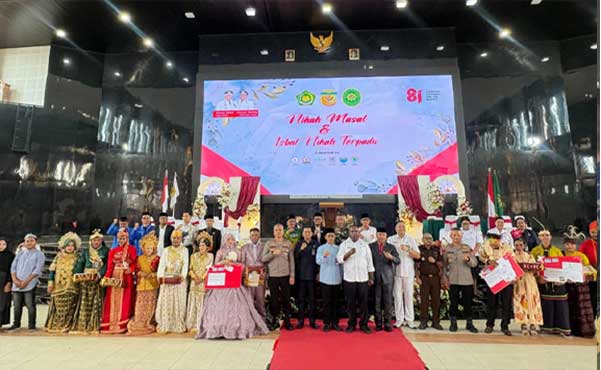 Sambut HUT ke 81 RI, 103 Pasangan di Mimika Jalani Nikah Massal-Isbat Nikah Terpadu 1 Pemkab Mimika Nikahkan 103 Pasangan