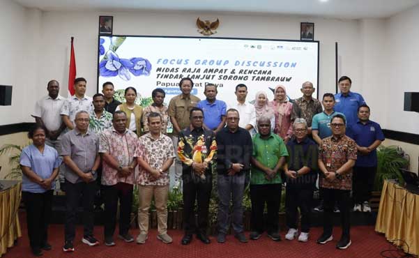 Pemkab Raja Ampat Siapkan Tata Kelola Terpadu Kawasan MIDAs Berstandar UNESCO 2 Pemkab R4 FGD MIDAs2