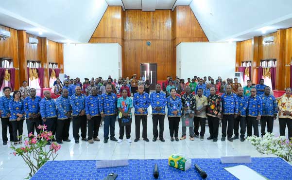 Papua Tengah Dorong Koperasi Naik Kelas, Perizinan Jadi Fondasi Usaha yang Sehat 2 Pemprov PT Koperasi Naik Kelas2